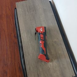 Multitool Milwaukee De Velocidades 