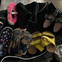 Zapatos de niñas sandaliastalla7tennis talla7 zapatillas de playa 6 y zapatos negros talla 22