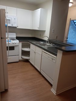 12 Pieces Kitchen Cabinets White Color 