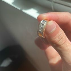 14k Plum Gold Ring 1/5 Carrot Diamond X3