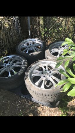 Bmw 19” $400 with tires in boynton beach