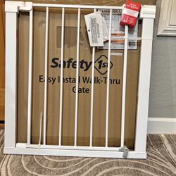 Adjustable Pet Gate / Baby Gate - Fits Openings 29” - 38”