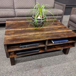 Rustic Pallet Style Coffee Table – Reclaimed Wood – Custom Made Furniture