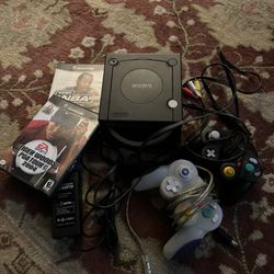Game Cube Console , 2 Controller And 2 Games 