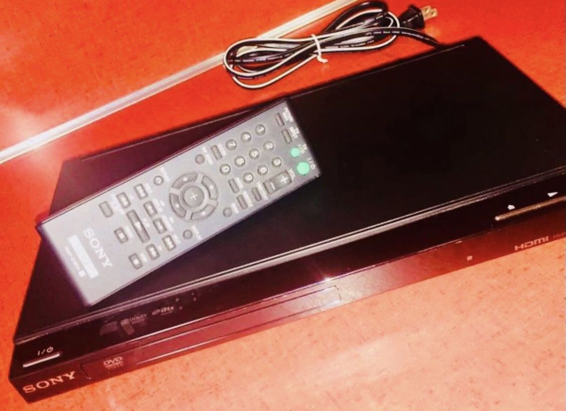 SONY DVD ENERGY SAVER TRIM LINE PLAYER WITH REMOTE 12 Inches x 8 Inches PLUG N PLAY MODEL DVP- SR500H