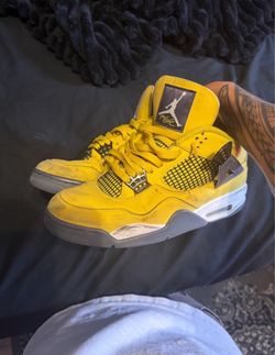 Lightning jordan 4