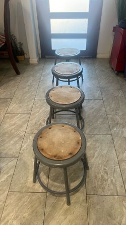 Four metal stools, and good condition