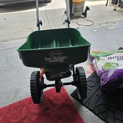 Fertilizer And Fertilizer  Spreader