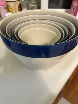 Nesting Mixing Bowls (Blue )