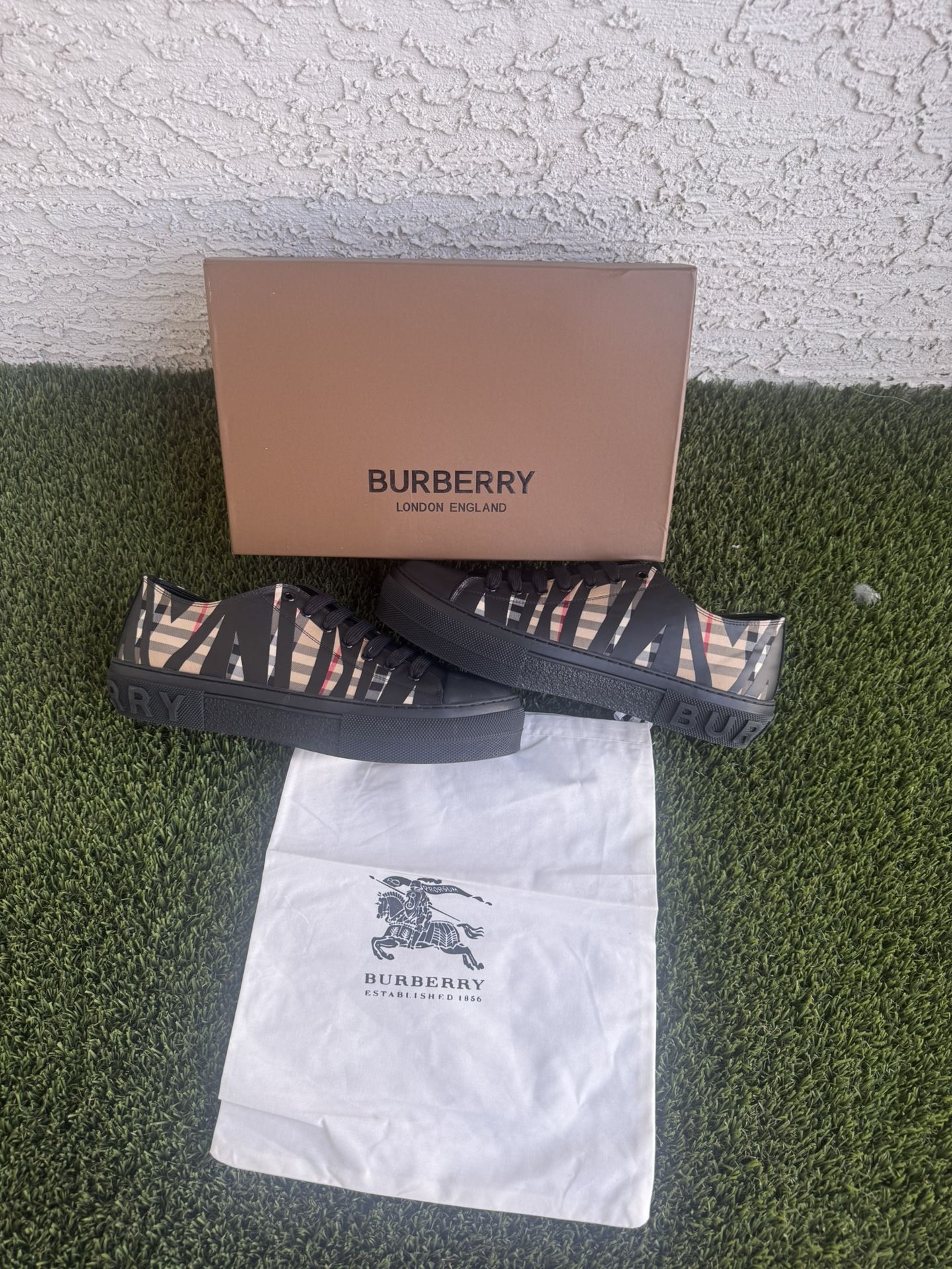 Burberry Low Tops