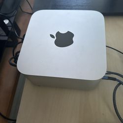 Mac Studio M1 Ultra - 20core/ 128gb Ram/ 64 Core Gpu / 8 Tb 