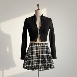 made set plaid skirt & long sleeve zipper top size Small