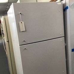 New Insignia 18 Cu Ft Top And Bottom Fridge. 1 year Warranty 