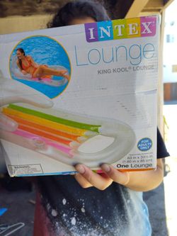 Pool Lounge King Kool