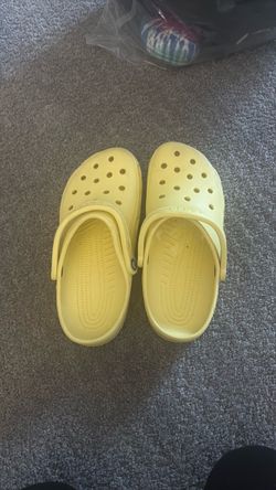 Crocs Classic Clogs Yellow- size 11 women