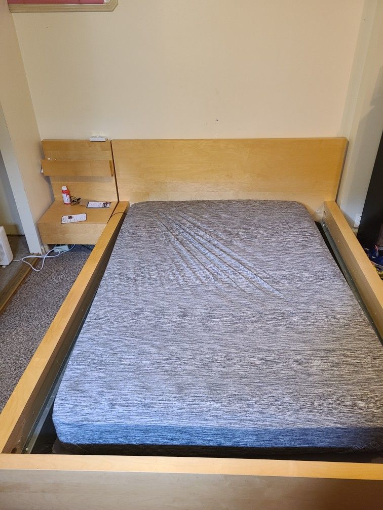Bed Base & Box Spring w Extra Piece