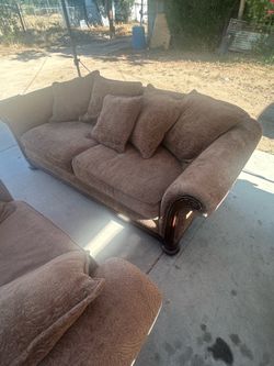 Two couches a big one and a loveseat, immaculate condition. The brand is Barnhardt. 400 or best offer.