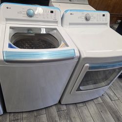 LG Washer and Gas Dryer Set