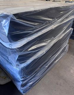NEW Queen Mattress Hybird Deluxe
