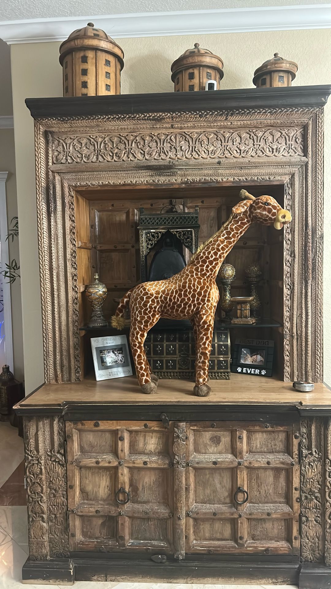 Hannspree Giant Giraffe Stuffed Animal 