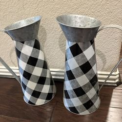 Buffalo Check Farm Pitchers