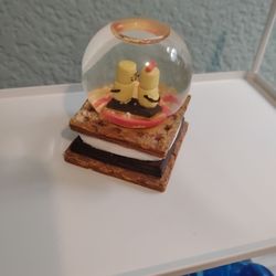 The original Smore's snowglobe