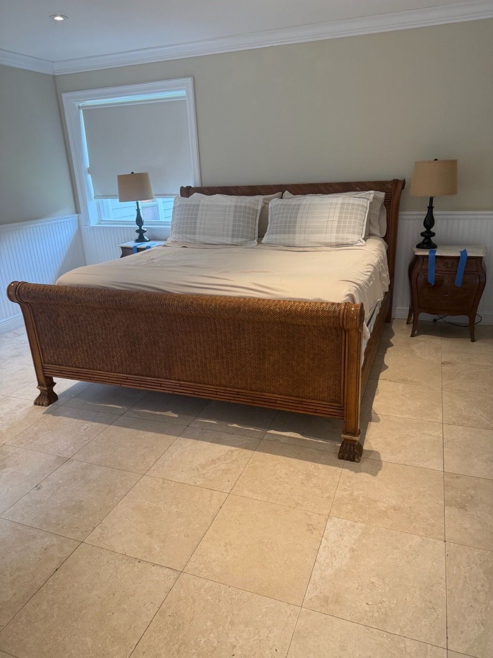 Normal Panel Stand Tommy bahama king bedroom and night stands for Sale in Miami, FL - OfferUp