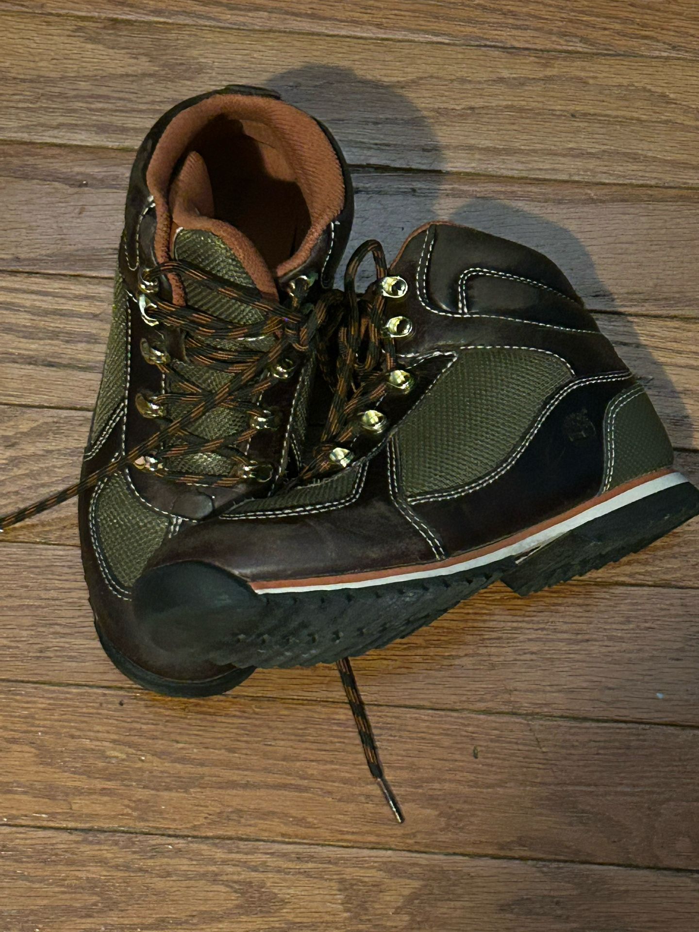 20$ Brown Timberland Boots hikers size 3y
