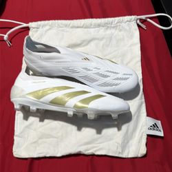 Soccer cleats