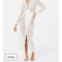 Maternity Lace Robe