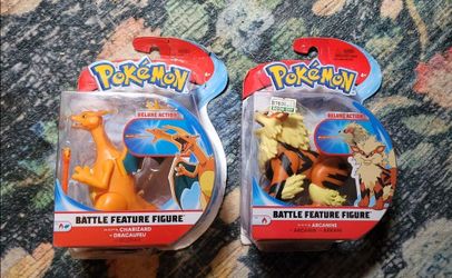 Pokémon Charizard and Pokémon Arcanine Deluxe Action Battle Feature Figures