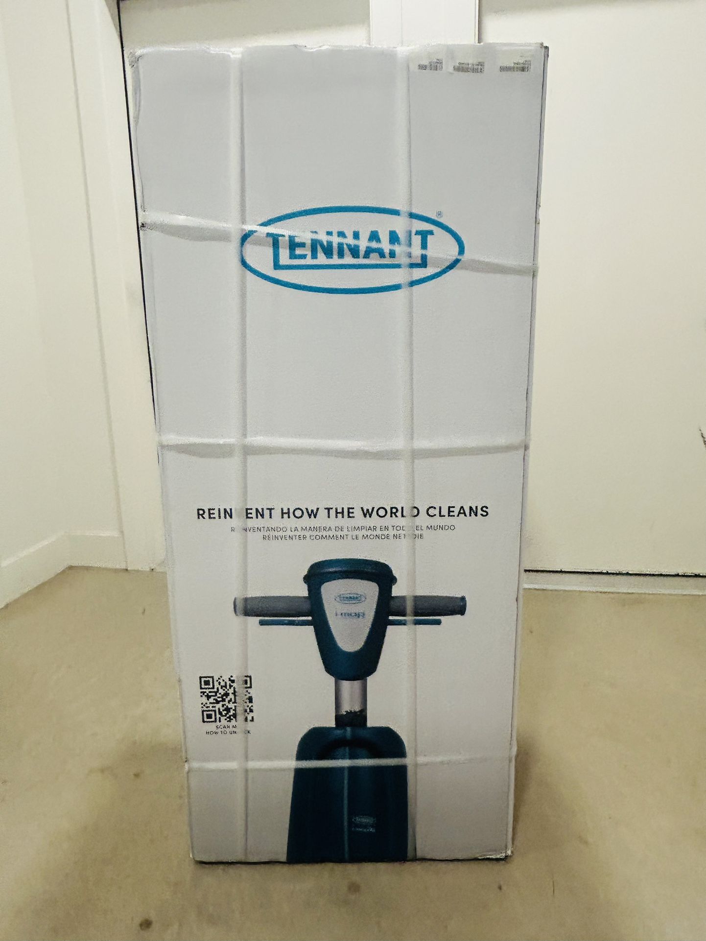 TENNANT i-Mop Walk-Behind Floor Scrubber Cordless 18.1" Path, 1 Gal Tank**