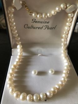 Cultured Pearl Necklace with Earrings