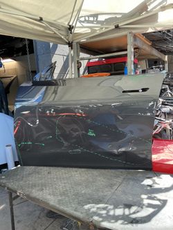 2020 - 2024 TESLA MODEL Y - LEFT DRIVER DOOR SHELL OEM