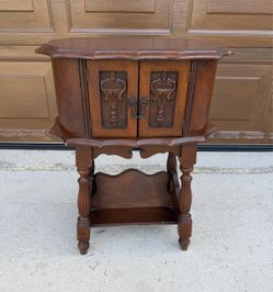 Vintage Solid Wood Mini Bar Cabinet / Liquor Cabinet with Copper-Lined Interior