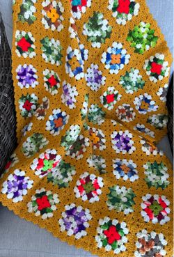 Vintage handmade granny square retro fall colors throw 36”x36”