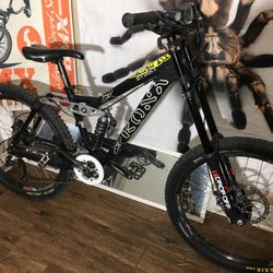 KONA “stinky” Downhill Race Bike