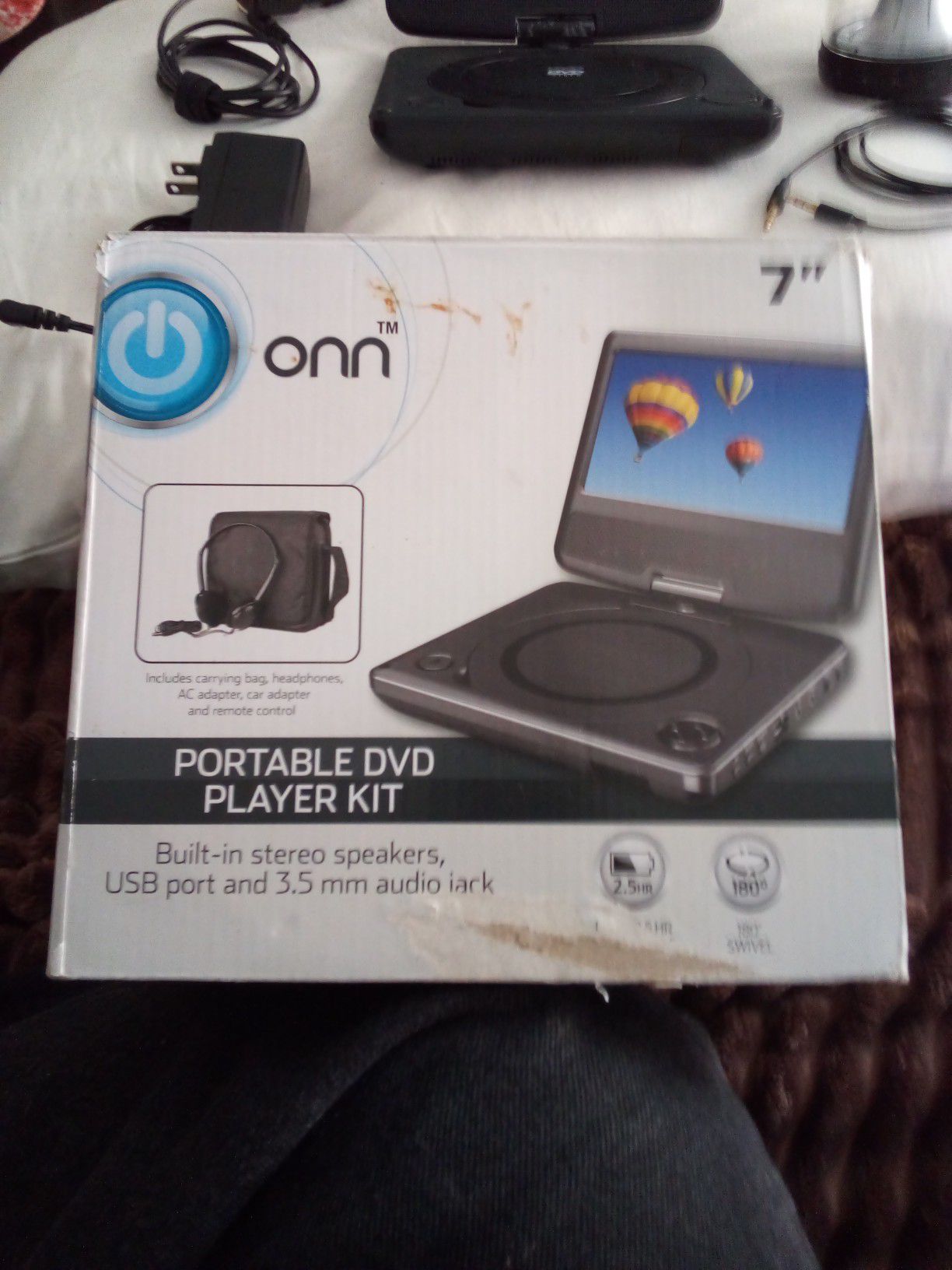 7"Portable DVD player