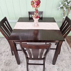 Height Table With Chairs 4 