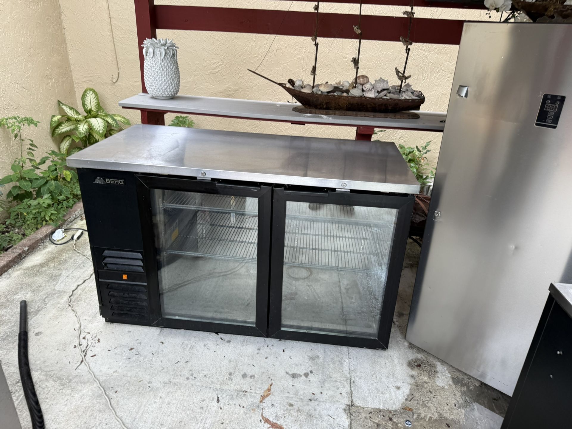 BERG BACK COOLER