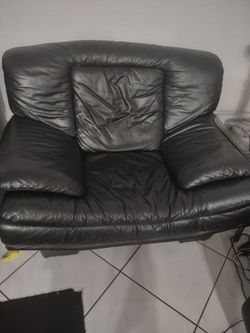 Three-piece Italian leather living room set