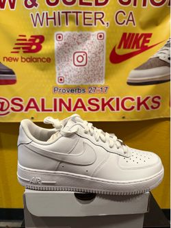 Low top AF1 Nike White 10M