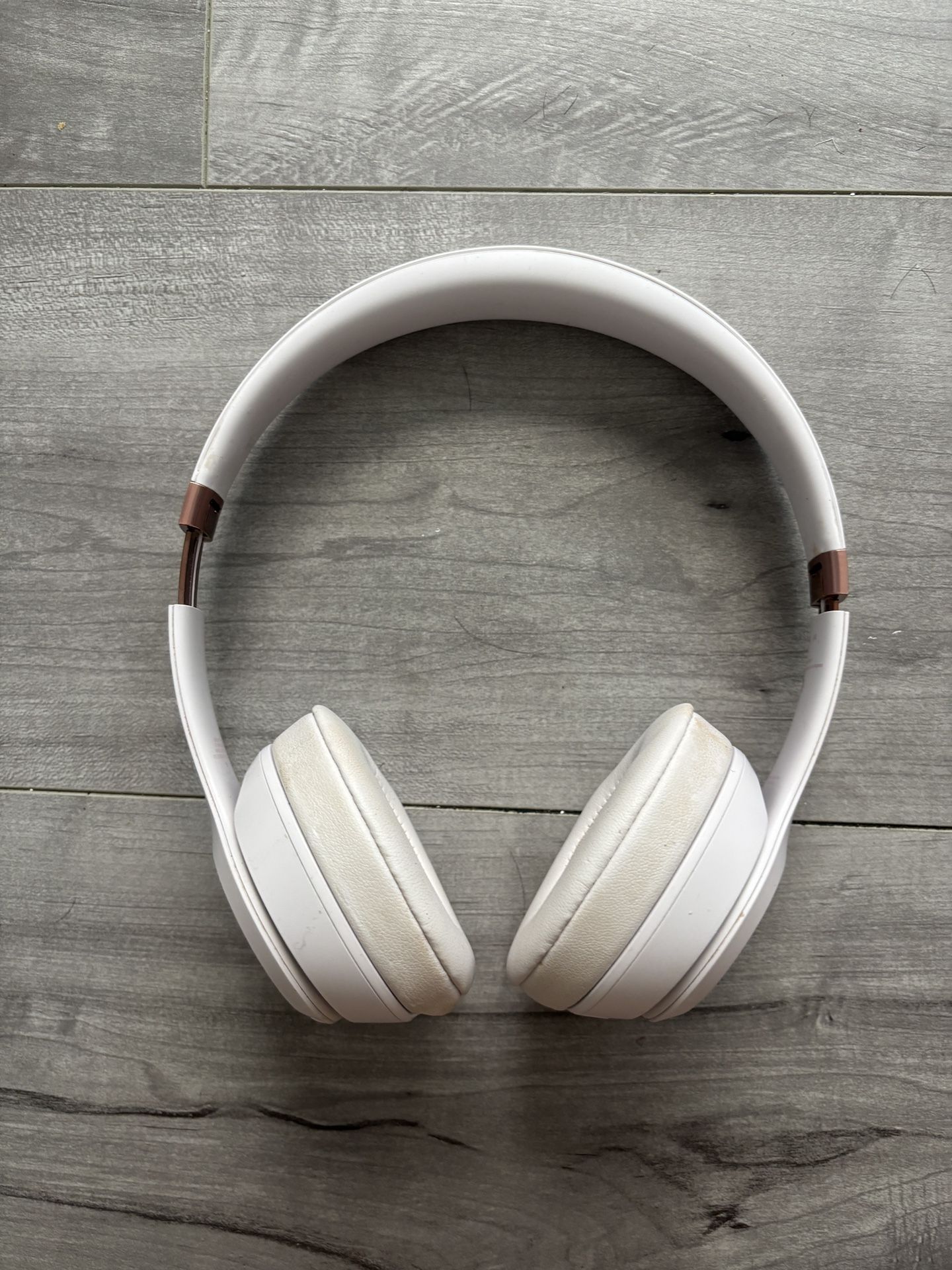 Beats Headphones (Pink)