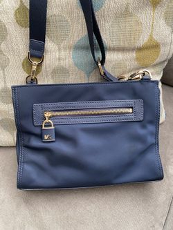 Super cute MK Crossbody