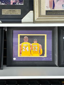 Kobe Bryant & Howard Signed Picture