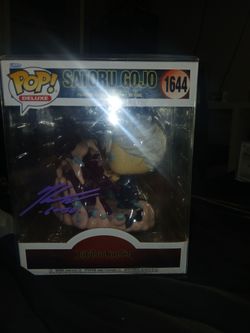 Hollow purple deluxe gojo got signed at Riverwalk anime con must pick up