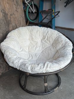 Papasan chair