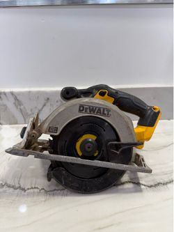 DEWALT 20V CORDLESS CIRCULAR SAW DCS391