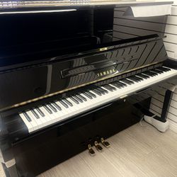 Like New Yamaha U1 Upright Piano Will Deliver And Tuning