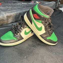 Jordan 1 mids size 11 white green black “green toes”